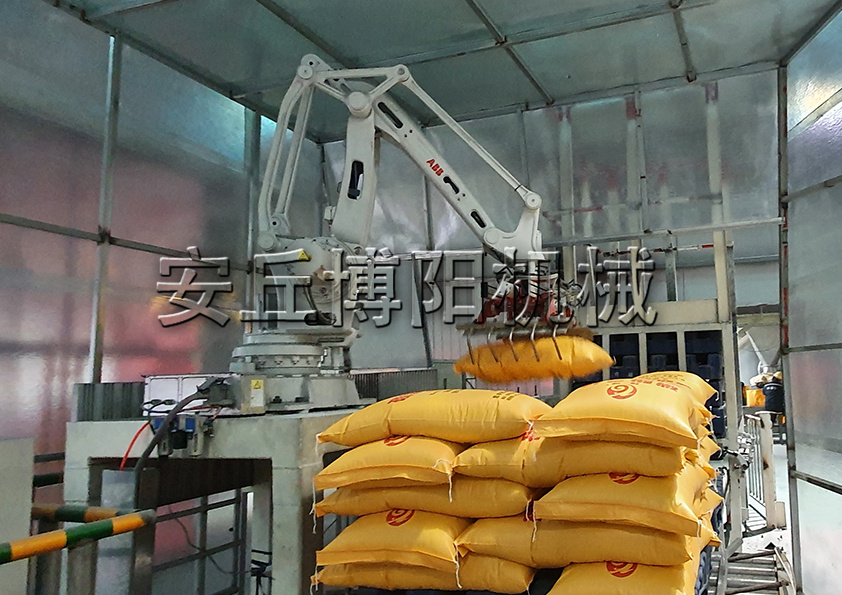 安丘博陽機(jī)械飼料全自動碼垛機(jī)具備六大優(yōu)點