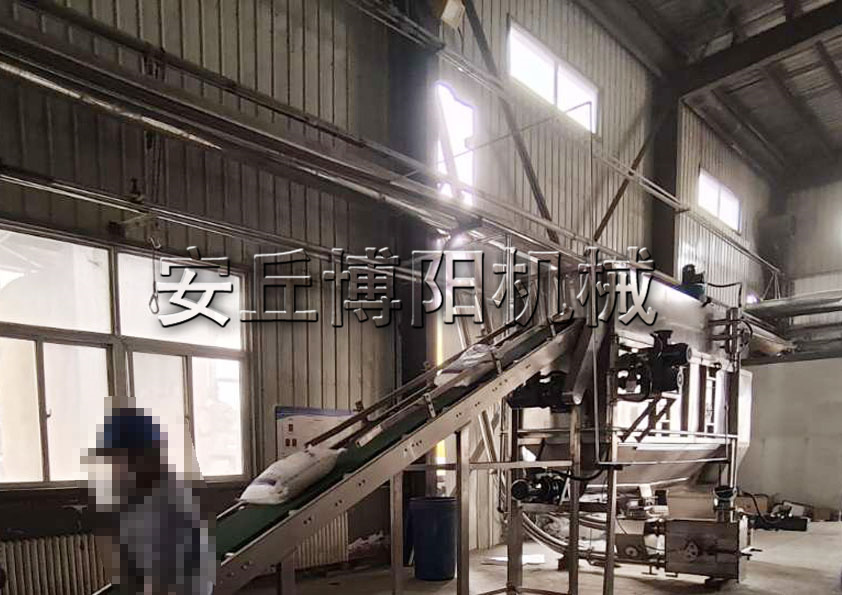 安丘博陽機(jī)械飼料顆粒自動拆包機(jī)適用于哪些行業(yè)？