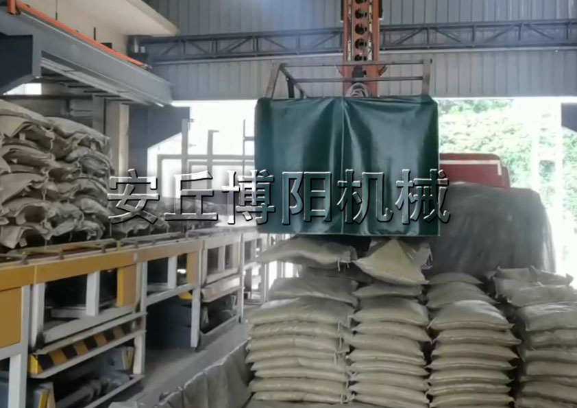 塑料顆粒全自動(dòng)裝車(chē)機(jī)的特點(diǎn)及其優(yōu)勢(shì)是什么？